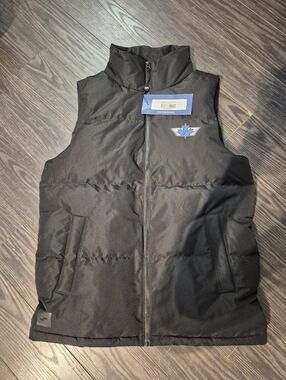 NWT Struck down vest, size S, black